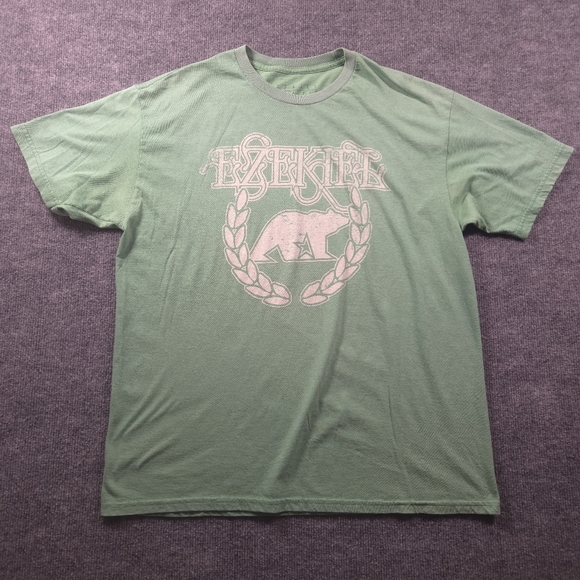Distressed Slim Fit Ezekiel Green Short Sleeve Graphic Tee Size Large - Picture 1 of 9